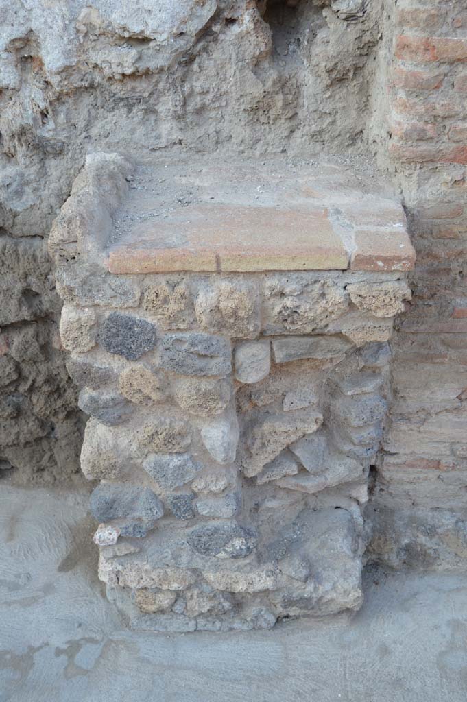 Pompeii street altar outside IX.11.1. October 2017. Detail of altar.
Foto Taylor Lauritsen, ERC Grant 681269 DCOR.
