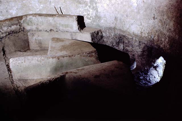 Castellum Aquae Pompeii. July 2010. Base level “A” walls “a” and “b” and water basin “B”. 