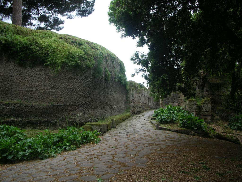Nola Gate, Pompeii. May 2010. Looking west from east end of gate, and city walls. Photo courtesy of Ivo van der Graaff.