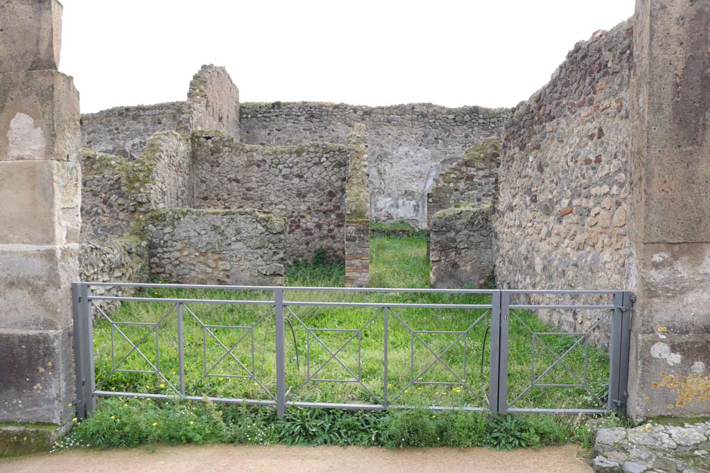 VII.12.7, Pompeii. December 2018. Looking south towards entrance doorway. Photo courtesy of Aude Durand.