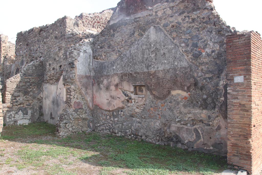 IX.2.7 Pompeii. October 2023. Looking east along south wall of shop-room. Photo courtesy of Klaus Heese.