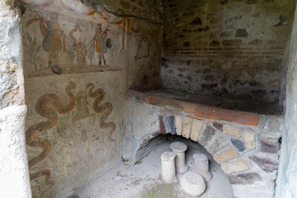 IX.9.c Pompeii. March 2023. Looking north-east through kitchen doorway. Photo courtesy of Johannes Eber.