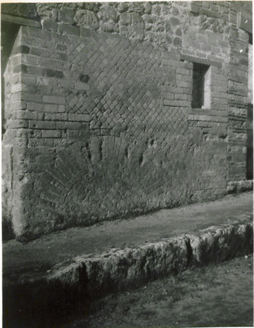 I.3.29 Pompeii.  March 2009. Room 2. Kitchen and Latrine. North east corner.
