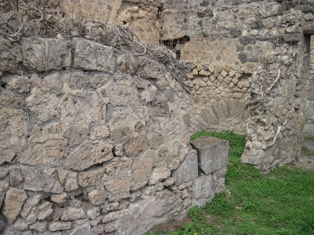 I.3.29 Pompeii.  March 2009.  Room 3. South wall.