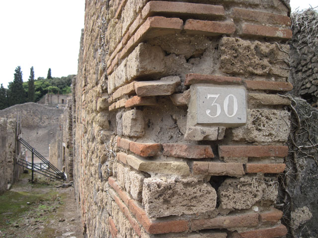 I.3.30 Pompeii. September 2005. Entrance.