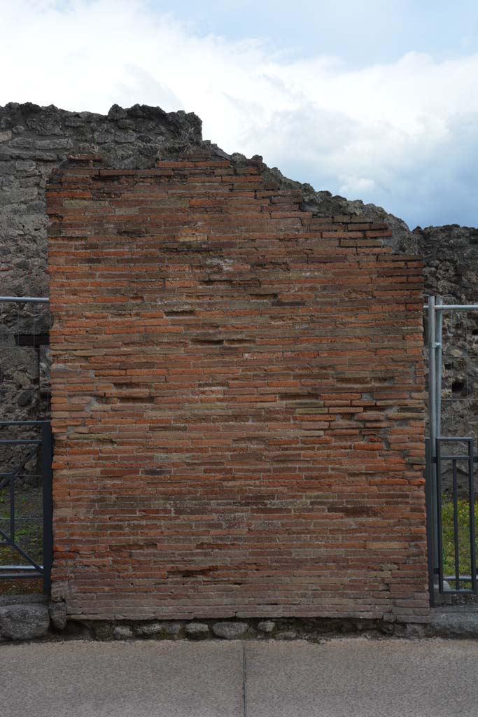 I.4.16 Pompeii. May 2019. 
Looking south to detail of masonry between I.4.17, on left, and I.4.16, on right.
Foto Tobias Busen, ERC Grant 681269 DCOR.

