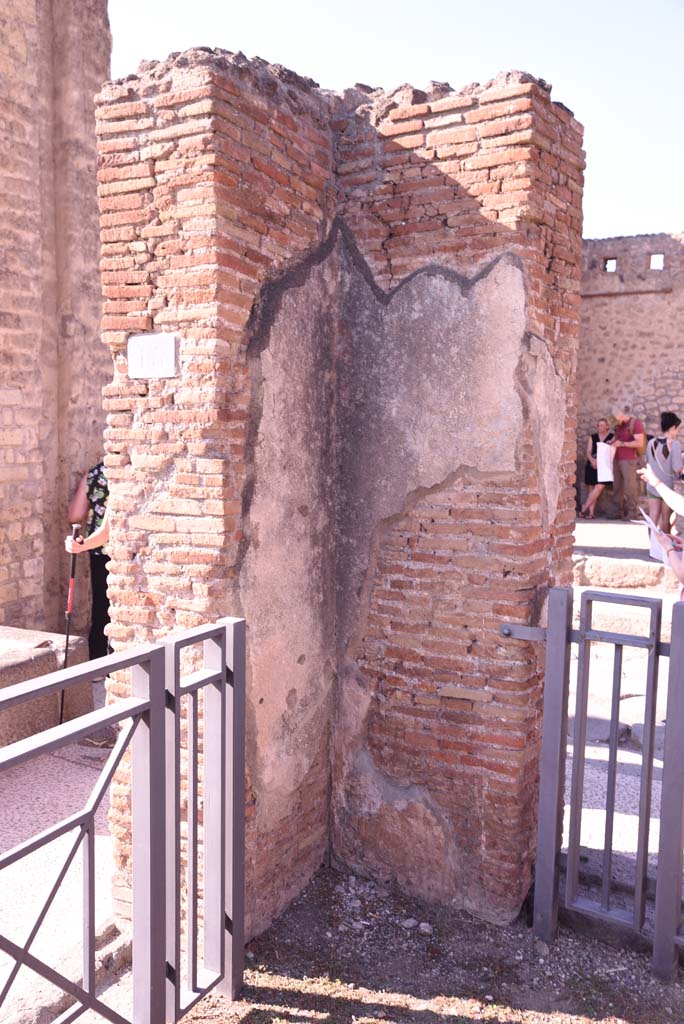 I.4.16 Pompeii. October 2019. 
Detail from north-west corner, I.4.15 on left, and I.4.16 on right.
Foto Tobias Busen, ERC Grant 681269 DCOR.
