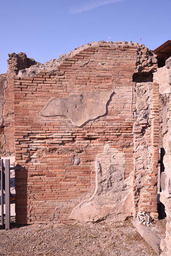 I.4.16 Pompeii. October 2019. Interior of masonry pilaster between I.4.16, on left, and I.4.17, on right.
Foto Tobias Busen, ERC Grant 681269 DCOR.

