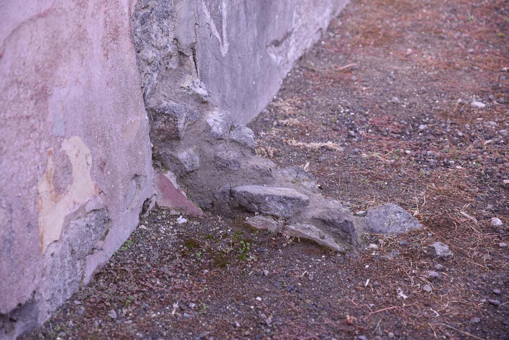 I.4.23 Pompeii. October 2019. North-west corner of rear room, with remains of north wall.
Foto Tobias Busen, ERC Grant 681269 DCOR.
