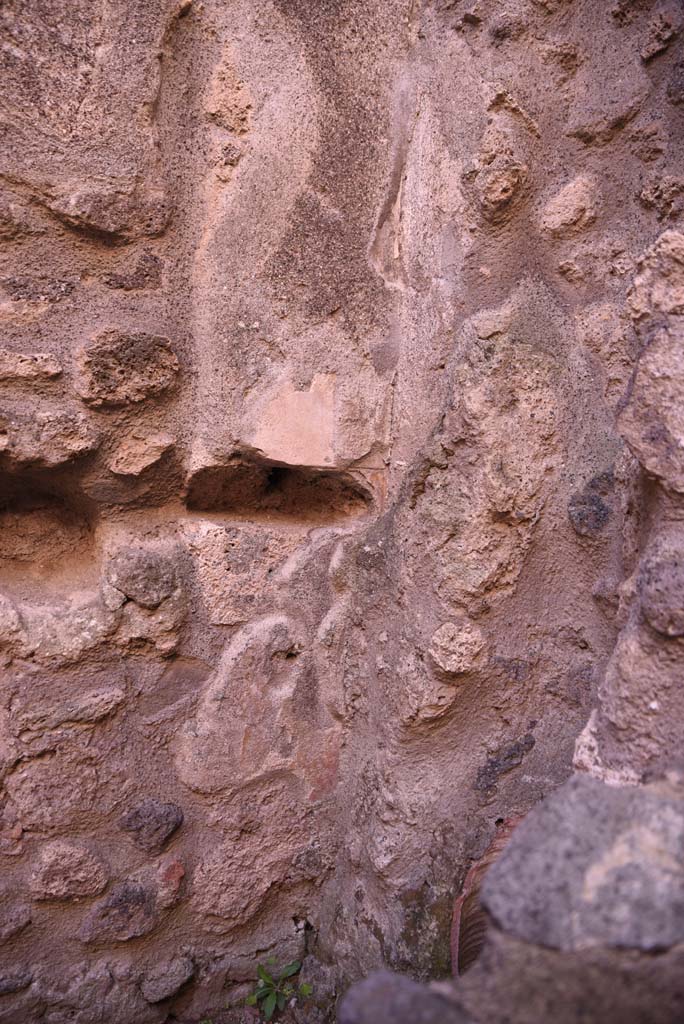 I.4.26 Pompeii. October 2019. Detail of south wall in south-west corner.
Foto Tobias Busen, ERC Grant 681269 DCOR.
