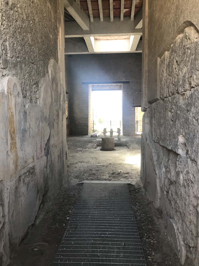 I.6.11 Pompeii. April 2019. Looking south along entrance corridor towards atrium.
Photo courtesy of Rick Bauer.

