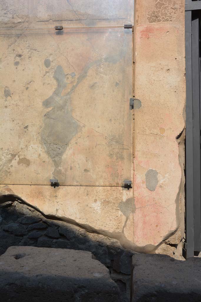 I.6.15 Pompeii. March 2019. Lower west side of entrance doorway        
Foto Annette Haug, ERC Grant 681269 DCOR
