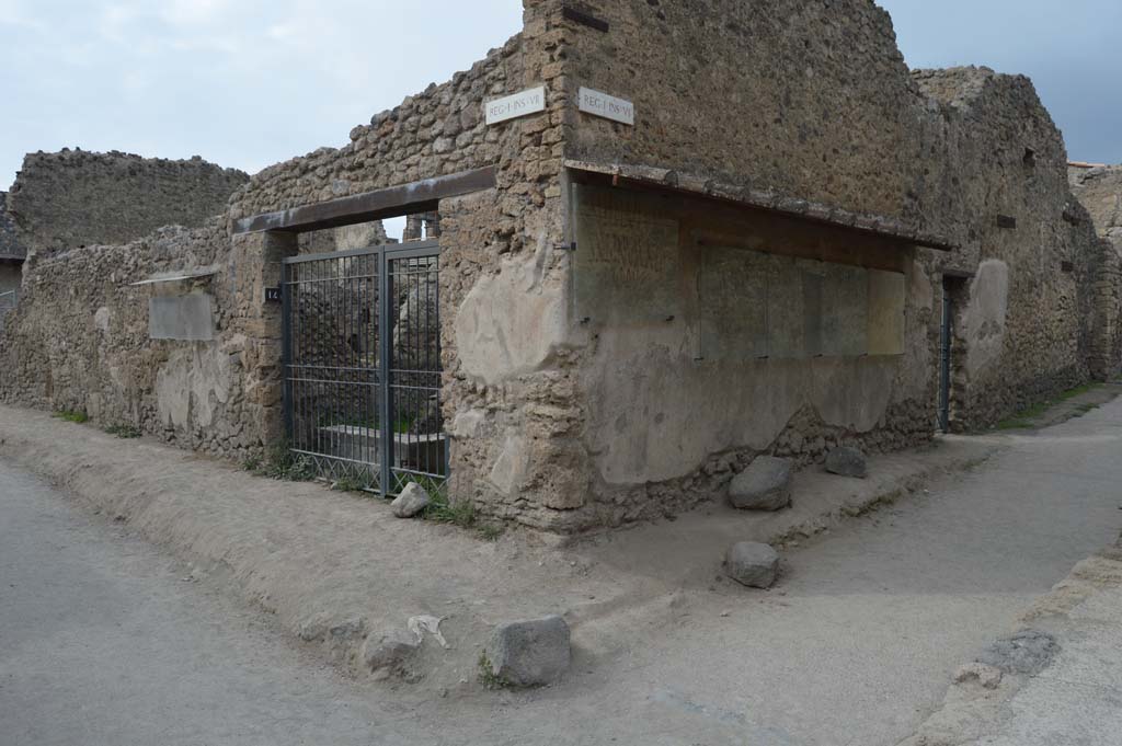 I.7.14 Pompeii. October 2017. 
Looking north-west to entrance from junction of Via di Castricio, on left, and Vicolo dellEfebo, on right.
Foto Taylor Lauritsen, ERC Grant 681269 DCOR.
