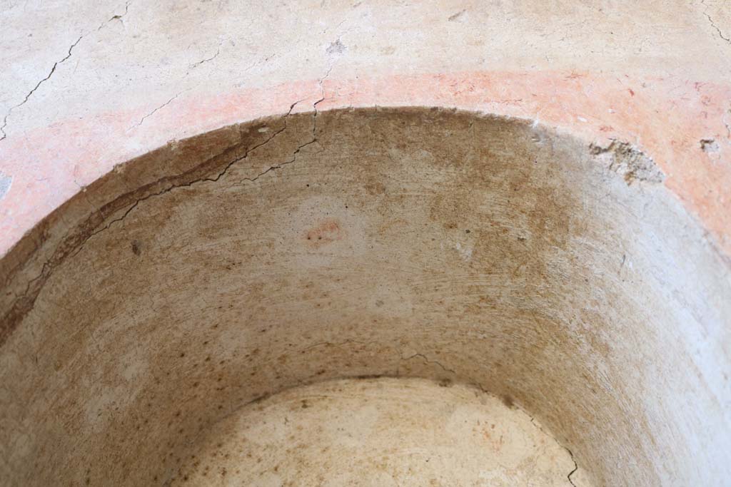 I.7.19 Pompeii. December 2018. Detail of niche in north wall. Photo courtesy of Aude Durand.