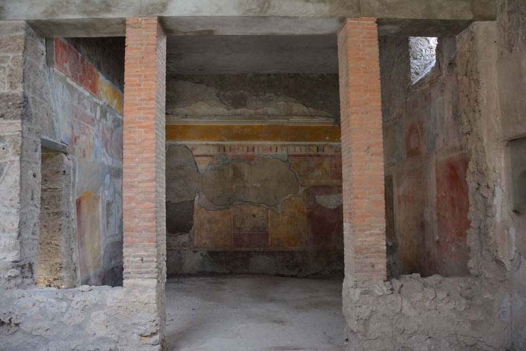 I.8.17 Pompeii. March 2019. Room 9, looking east from atrium 3.
Foto Annette Haug, ERC Grant 681269 DCOR.
