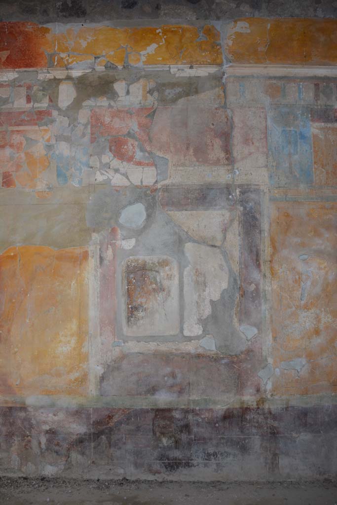 I.8.17 Pompeii. March 2019. Room 9, central panel on north wall.
Foto Annette Haug, ERC Grant 681269 DCOR.

