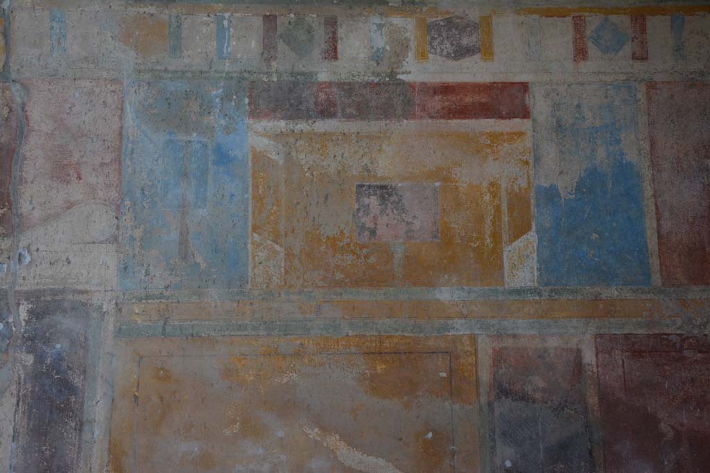 I.8.17 Pompeii. March 2019. Room 9, painted decoration on upper north wall at east end.
Foto Annette Haug, ERC Grant 681269 DCOR.
