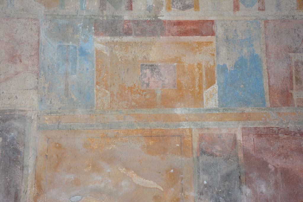 I.8.17 Pompeii. March 2019. Room 9, detail from upper north wall at east end.
Foto Annette Haug, ERC Grant 681269 DCOR.
