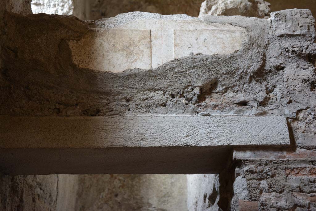 I.8.17 Pompeii. March 2019. Room 15, detail above doorway to closet.
Foto Annette Haug, ERC Grant 681269 DCOR.
