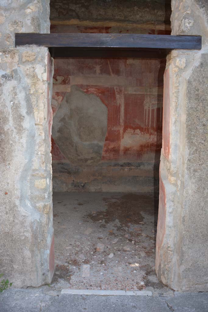 I.9.1 Pompeii. October 2019. Room 11, looking east through doorway from atrium.
Foto Annette Haug, ERC Grant 681269 DCOR.

