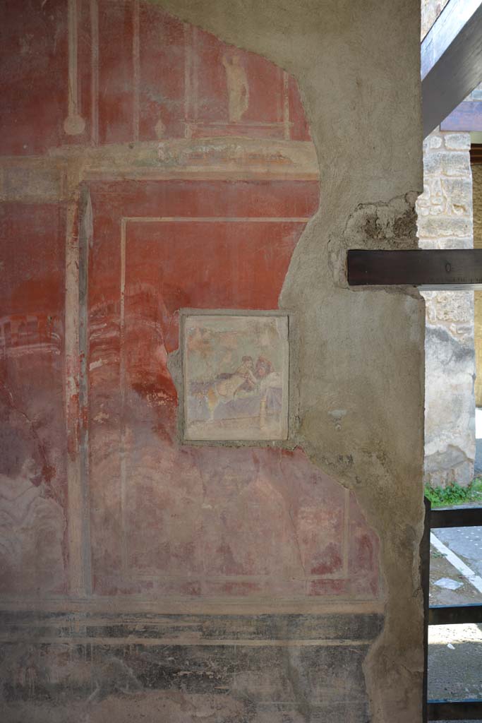 I.9.1 Pompeii. October 2019. 
Room 11, south wall with wall painting, with doorway to ala, on right.
Foto Annette Haug, ERC Grant 681269 DCOR.


