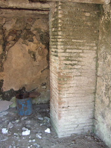 I.9.15 Entrance 