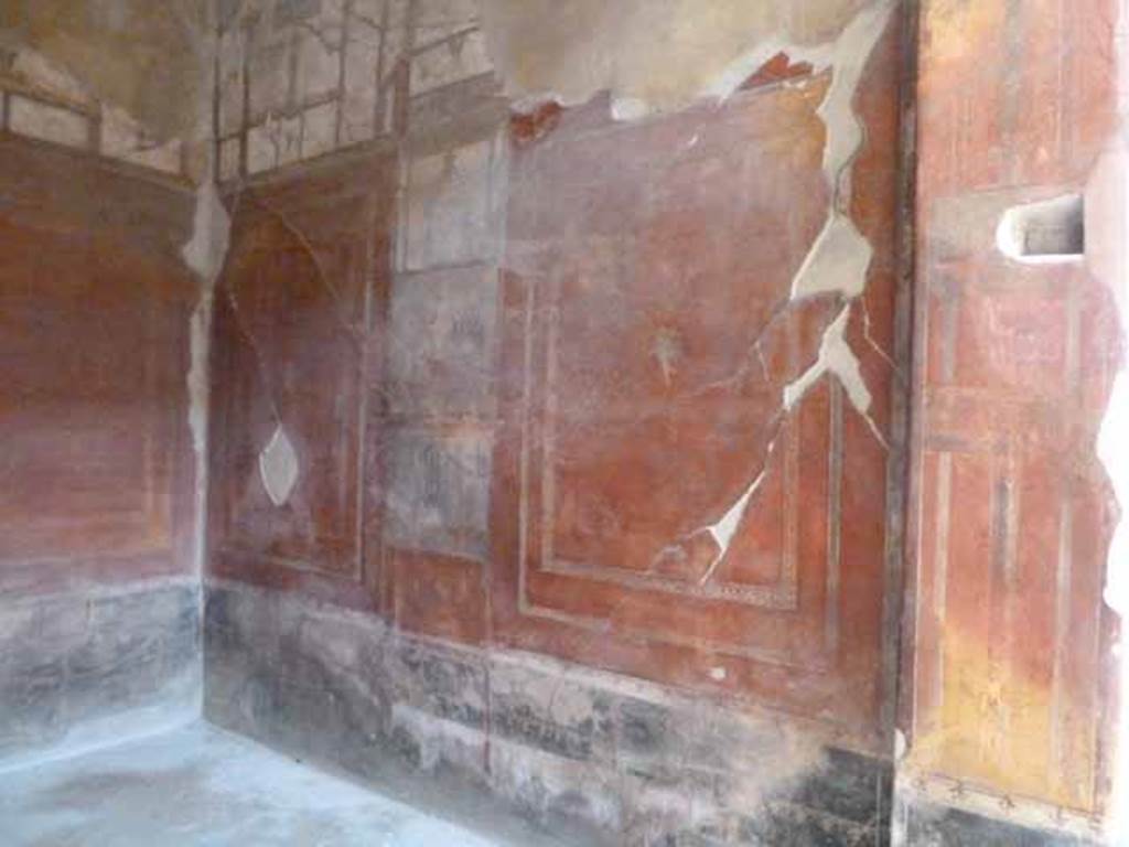 I.10.4 Pompeii. May 2010. Room 4, south wall.