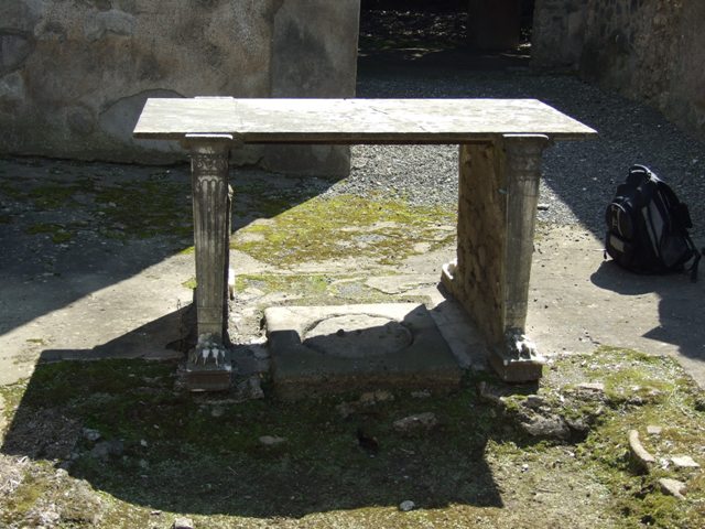 I.10.7 Pompeii. March 2009. Room 2.  Cubiculum.West wall. Remains of painted decoration.