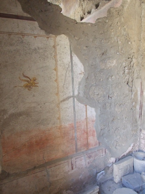 I.10.7 Pompeii.  December 2007.  Impluvium and Marble table with cistern mouth underneath.
.