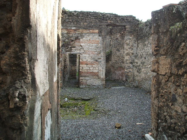 I.10.8 Pompeii.  December 2007.  Impluvium.  