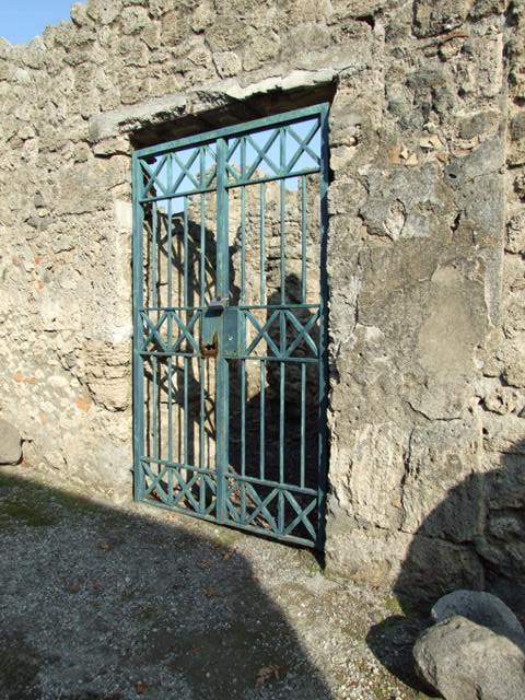 I.12.15 Pompeii.  December 2007.  Entrance.