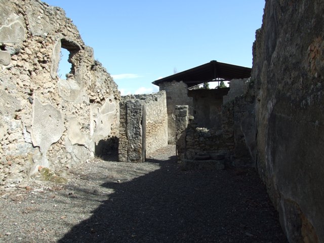 I.12.15 Pompeii.  March 2009.  Room 1. Atrium.  Looking east.