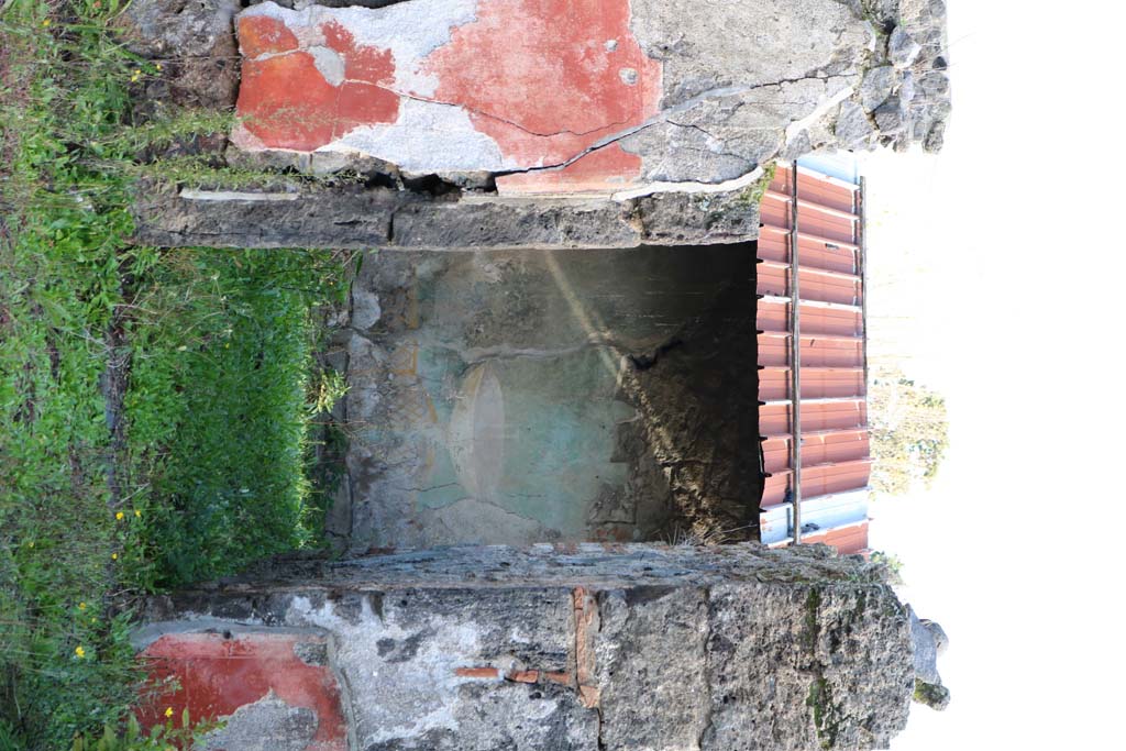 I.12.16 Pompeii.  March 2009.  Room 1. Atrium.  South wall with niche.