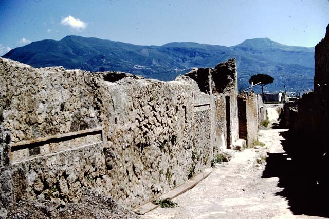 I.12.16 Pompeii.  December 2007.  Entrance.