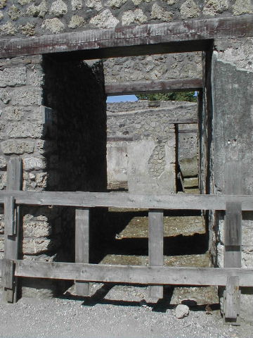 I.13.15 Pompeii.   May 2005.  Entrance.