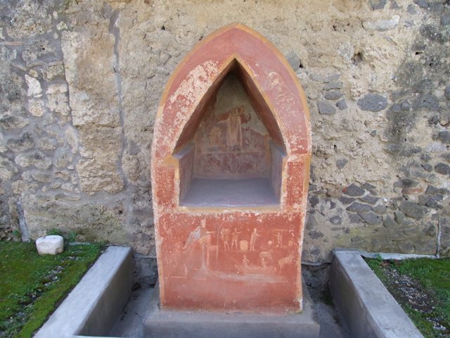 I.14.7 Pompeii.  March 2009.  Detail of river god Sarnus. See Fr�hlich, T., 1991. Lararien und Fassadenbilder in den Vesuvst�dten. Mainz: von Zabern. (L33, T:5,1; 6).