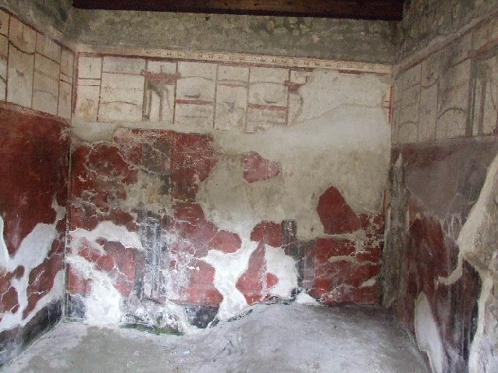 I.16.4 Pompeii. December 2006. East wall of summer triclinium.