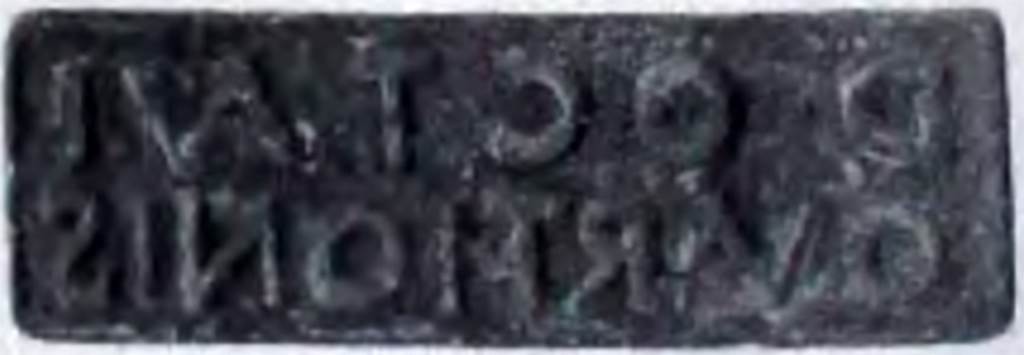 II.2.2 Pompeii. July-August 1919. Bronze seal found in atrium 2.
The seal contains the name D. OCTAVI QVARTIONIS which Della Corte translates as D. Octavi Quartionis.
A three-lobed leaf was engraved in the signet ring.
See Notizie degli Scavi di Antichit, 1927, p. 109, fig. 9.


