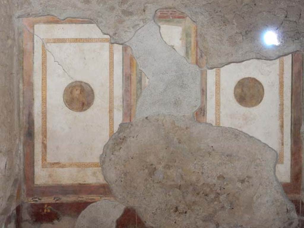 II.3.3 Pompeii. May 2016. Room 4, east wall. Photo courtesy of Buzz Ferebee