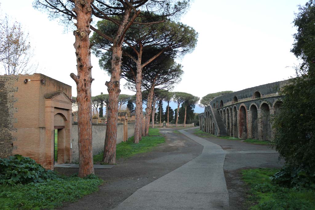 II.6 Pompeii, on right. December 2018. Looking north on Piazzale Anfiteatro. Photo courtesy of Aude Durand.