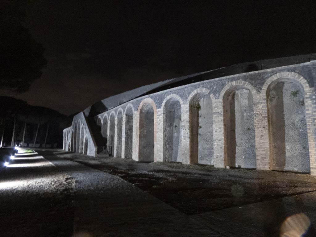 II.6 Pompeii, September 2017. Looking from the south towards the Amphitheatre at night.
Foto Annette Haug, ERC Grant 681269 DÉCOR.
