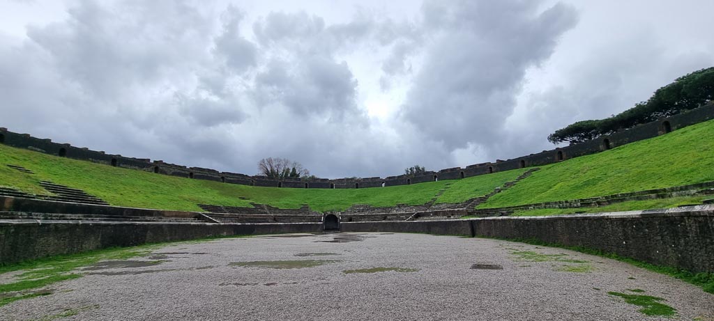II.6 Pompeii. January 2023. Looking south across amphitheatre arena. Photo courtesy of Miriam Colomer.