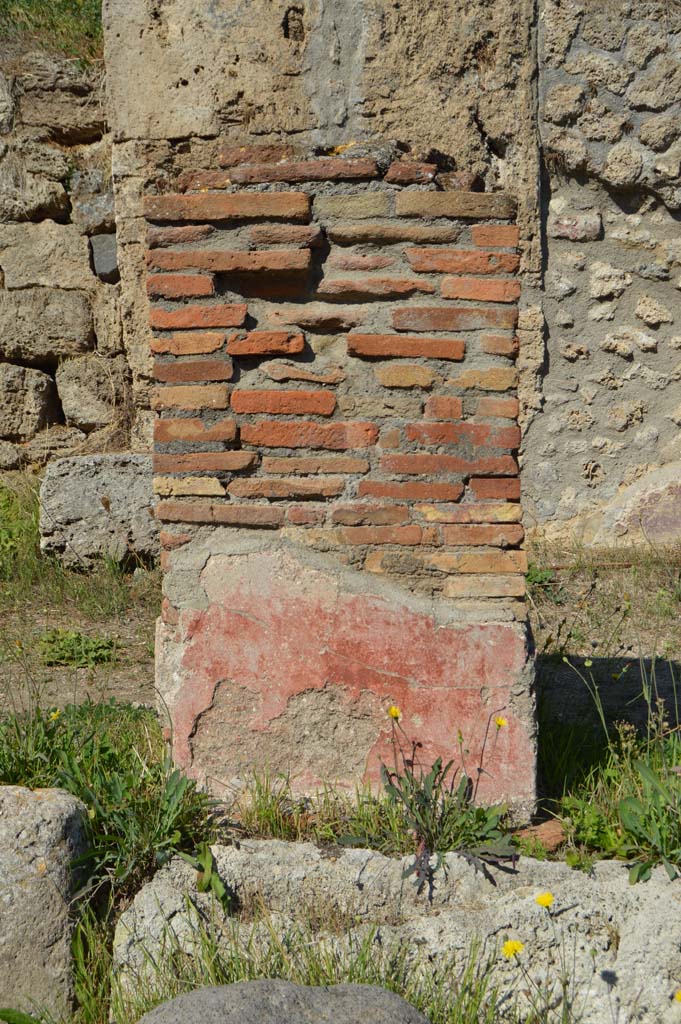 IV.2.a, Pompeii. October 2017. Pilaster at east side of portico, looking north to south side.
Foto Taylor Lauritsen, ERC Grant 681269 DCOR.

