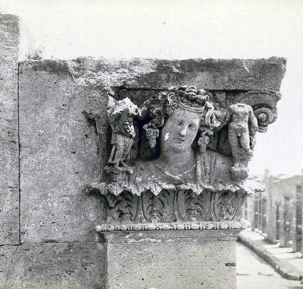 V.1.7 Pompeii. c. 1900. Entrance capital in place.