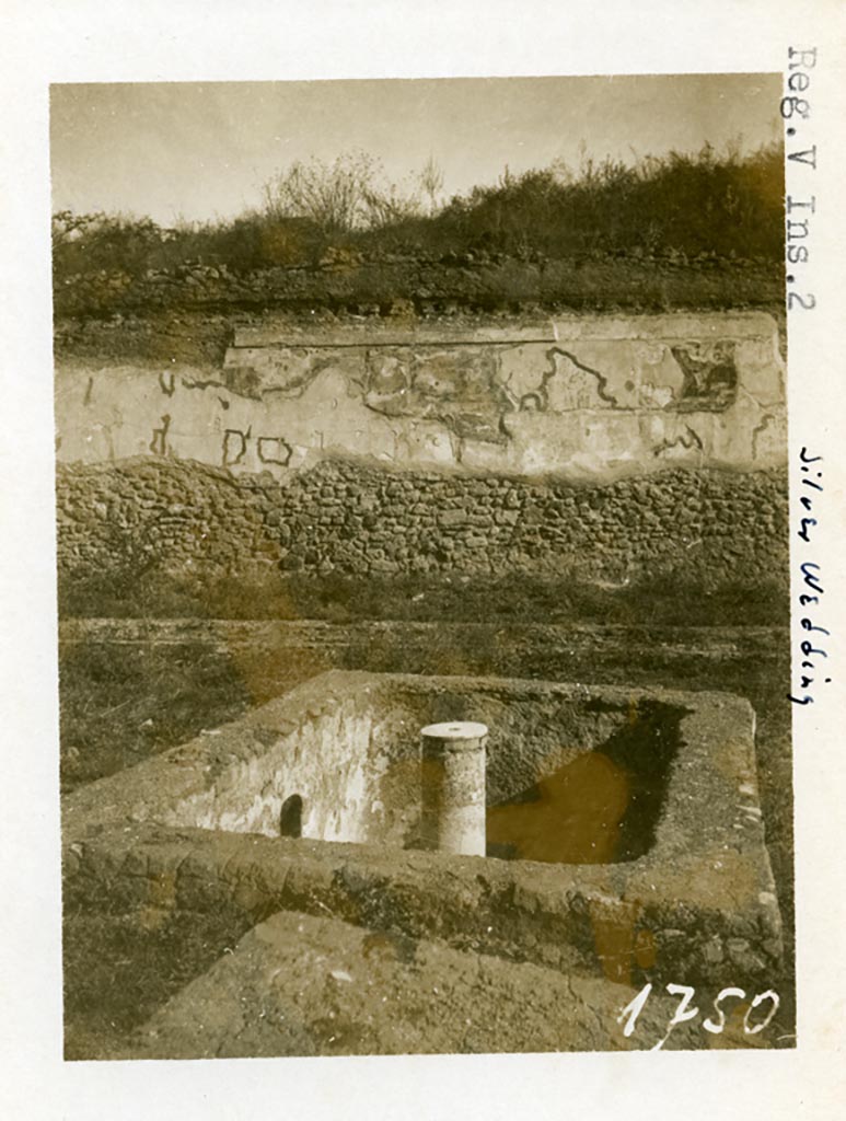 V.2.i Pompeii. Pre-1937-39. 
Room 25, looking east across fountain pool in centre of garden to east of triclinium in the large garden area to east of house.    
Photo courtesy of American Academy in Rome, Photographic Archive. Warsher collection no. 1750.
