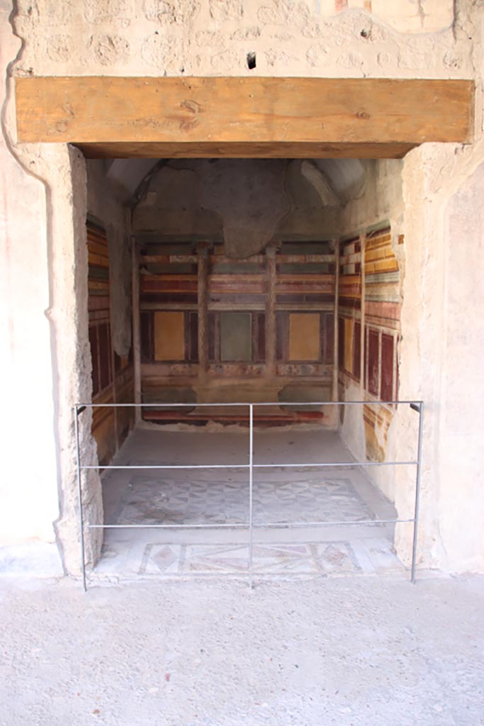 V.2.i Pompeii. October 2023. 
Room 18, looking south through doorway from south portico. Photo courtesy of Klaus Heese.

