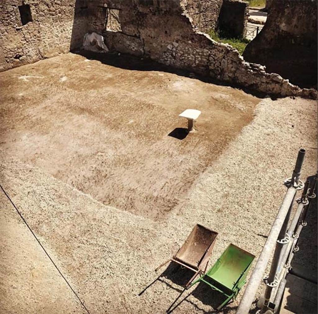 V.3.2 Pompeii. May 2018. Looking south-east across garden area, to rear of kitchen in north-west corner of workshop.
This garden has recently been excavated and lies on the west side of V.3, behind V.3.2.
Photograph © Parco Archeologico di Pompei.
