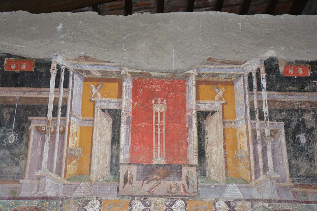 V.4.a Pompeii. March 2018. Room ‘h’, upper centre of south wall.
Foto Annette Haug, ERC Grant 681269 DÉCOR.
