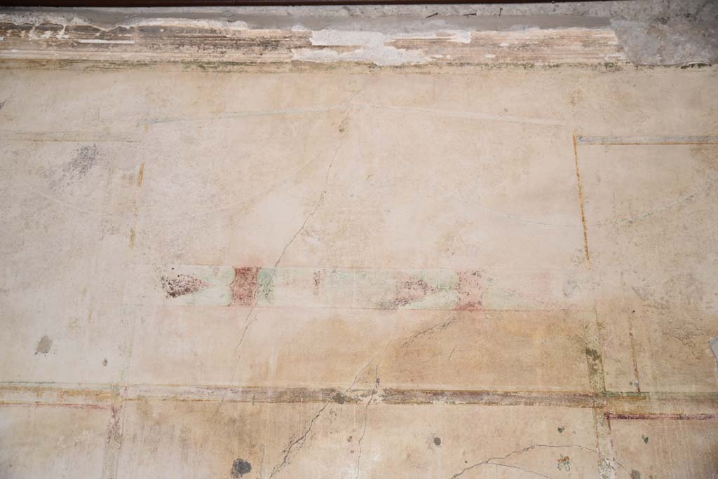 V.4.a Pompeii. March 2018. Room ‘c’, detail from upper north wall above doorway to room ‘e’.
Foto Annette Haug, ERC Grant 681269 DÉCOR.
