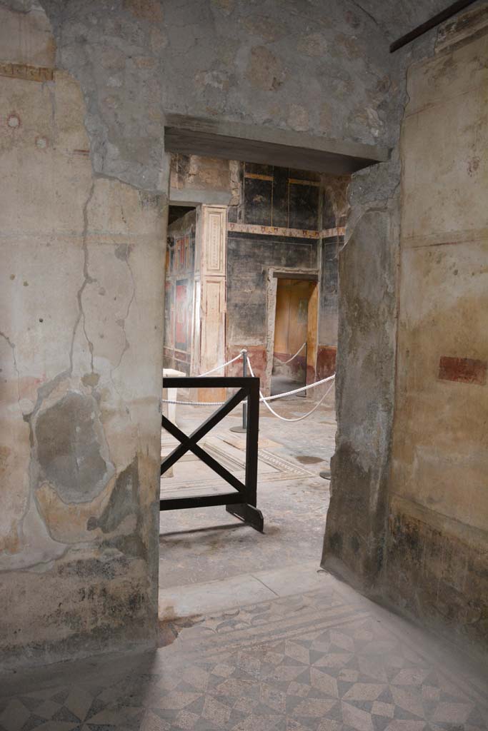 V.4.a Pompeii. March 2018. 
Room ‘c’, east wall at south end with doorway to atrium in south-east corner.
Foto Annette Haug, ERC Grant 681269 DÉCOR.


